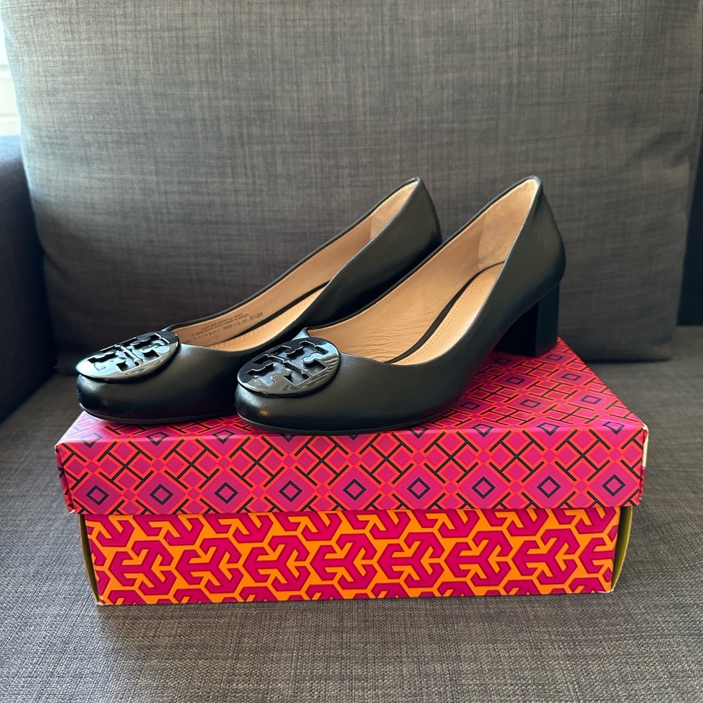 Tory Burch Black Leather pump